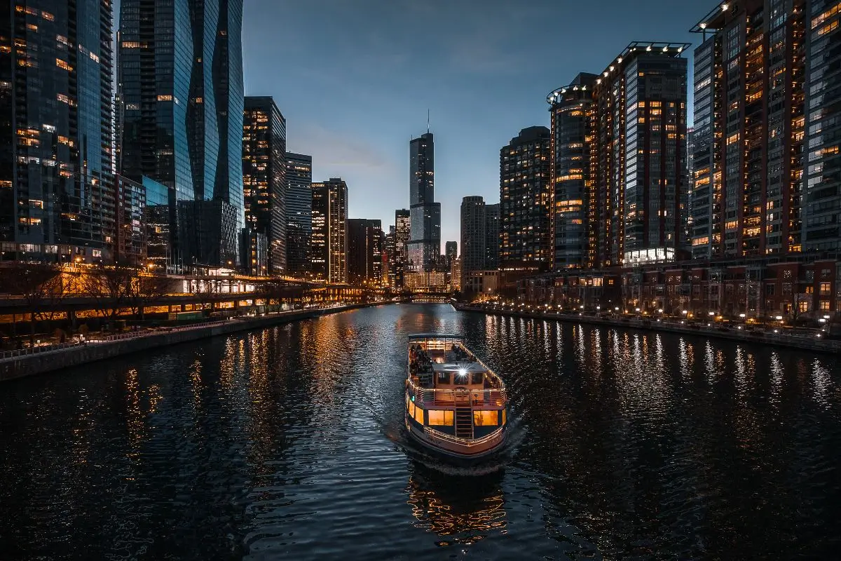 "Descubra Chicago: Pacote de Lazer Imperdível para uma Experiência Inesquecível!" noite de chicago